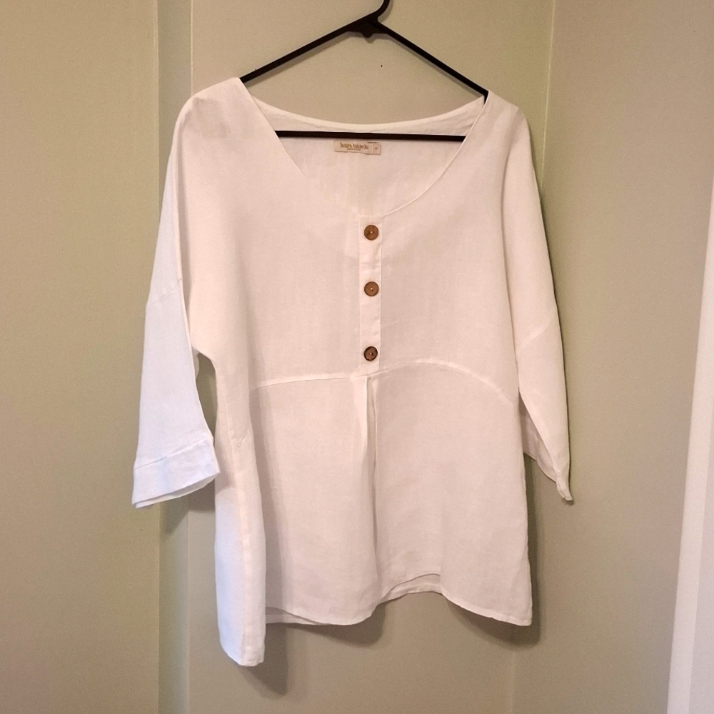 Laura Bianchi sz S, Italy, pure white linen tunic. Coconut shell buttons. NWOT